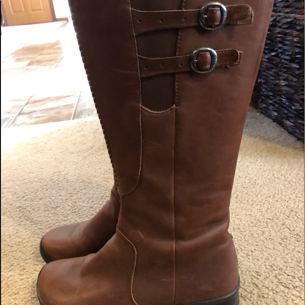 Keen tall leather boots